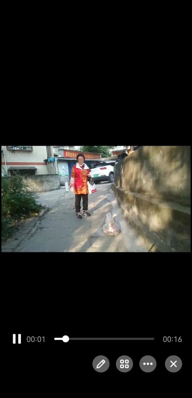 自贡低保户住豪宅?假的!(图2) 2.jpg