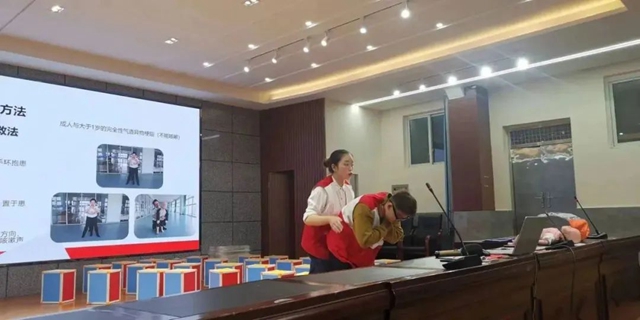 "急”在分秒,“救”在身边!泸州十八中这场应急救护培训干货满满!(图5) 5.jpg