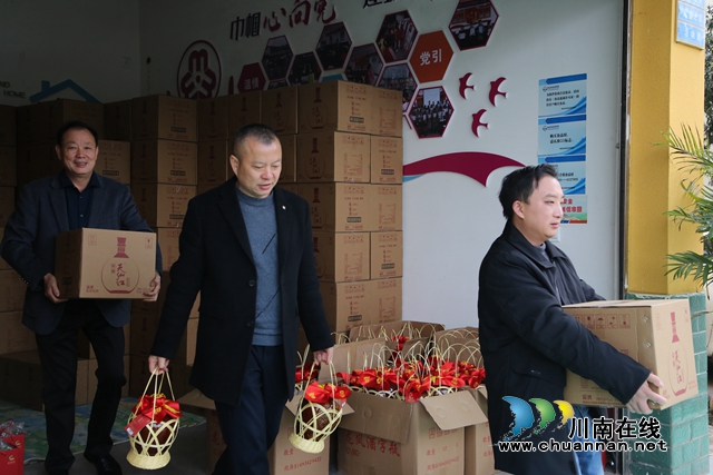 纳溪:靠山吃山,枇杷“酿”出致富产业(图1) 好1.jpg