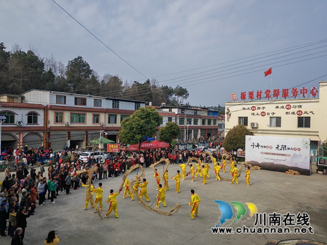 天兴草龙表演1（曾佐然摄）.jpg