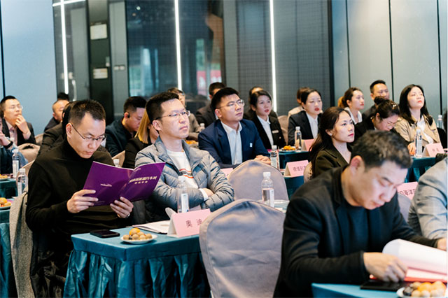 比亚迪海洋网、尚亿、京仆签约入驻!川南新能源汽车城招商发布会圆满举行!(图2) 2.jpg