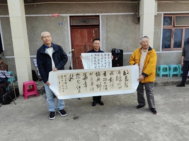 泸州市第十七届酒城诗会暨第九届梨花诗会圆满举行(附获奖名单)(图2) 2.jpg