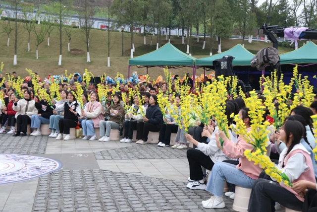 美翻了,这个学校的学生即将亮相央视,让我们先睹为快!(图11) 11.jpg