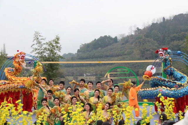 美翻了,这个学校的学生即将亮相央视,让我们先睹为快!(图5) 5.jpg