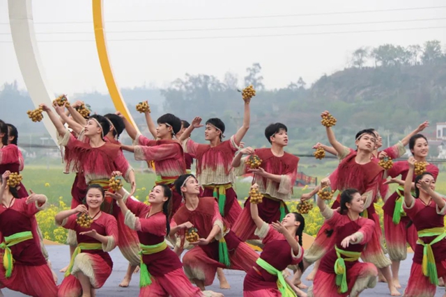 美翻了,这个学校的学生即将亮相央视,让我们先睹为快!(图10) 10.jpg