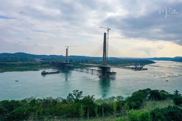 主桥“组装”过半!泸州长江六桥预计6月底实现合龙(图4) 4.jpg