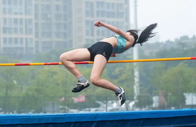 “奔跑吧·少年”2023年泸州市中小学生田径比赛圆满收官