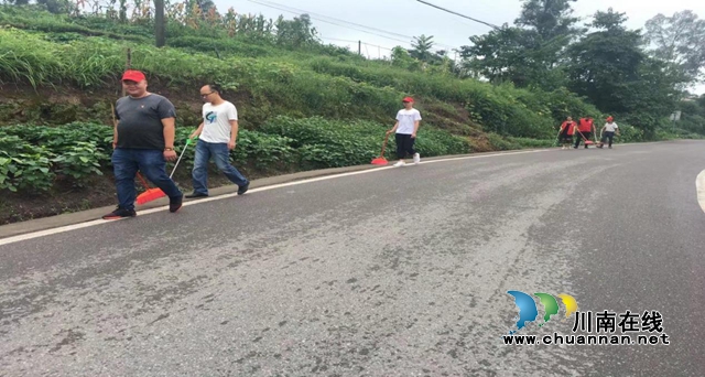 泸县玉蟾街道:致富能手参与文明城市创建(图2) 图片2.jpg