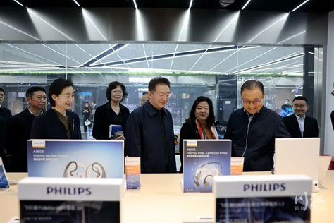 杨林兴带队赴上海拜访冠捷科技集团总裁宣建生