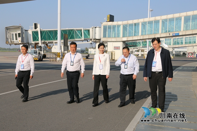 泸州市副市长陈小艳调研口岸物流高质量发展工作(图1) 艳1.jpg