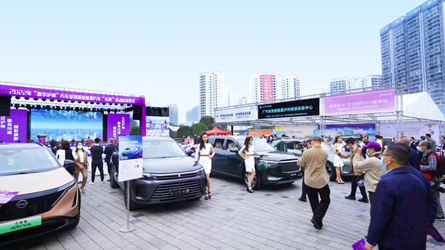 2023鲨鱼车展5月震撼来袭,就在川南新能源汽车城!(图5) 5.jpg