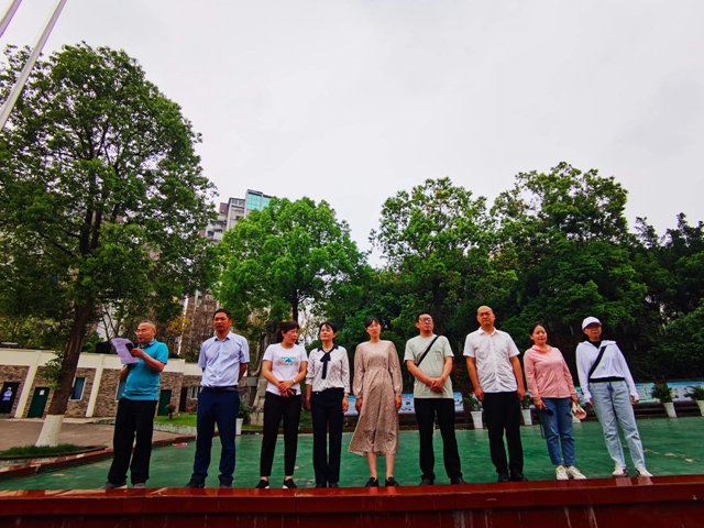 徒步拉练 亮剑中考|泸州十八中初2023届师生迎中考战前拉练活动(图2) 2.jpg