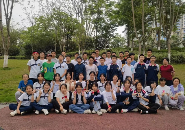 徒步拉练 亮剑中考|泸州十八中初2023届师生迎中考战前拉练活动(图17) 19.jpg