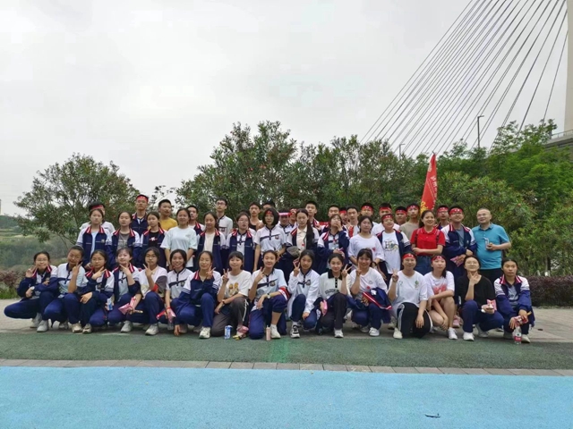 徒步拉练 亮剑中考|泸州十八中初2023届师生迎中考战前拉练活动(图20) 22.jpg