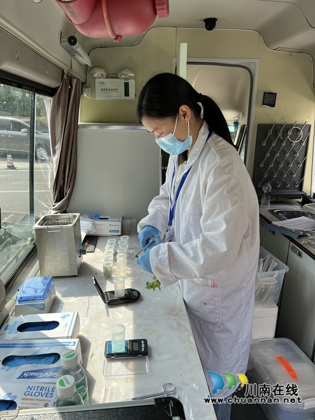 泸州:食品安全“快速检”,老健会菜品放心吃(图2) 肉2.jpg