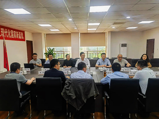 四川省人民政府口岸与物流办公室一行调研泸州市口岸物流工作(图6) nEO_IMG_6.jpg