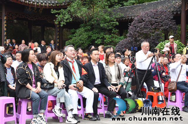 奋进新时代 快乐夕阳红┃江阳区文化馆忠山歌友会举行庆“五·一”文艺汇演(图3) 3.jpg