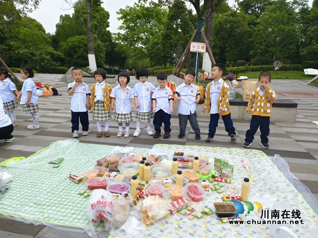 小舌头尝家乡 (1).jpg