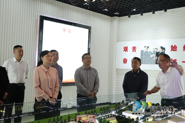 罗5.JPG