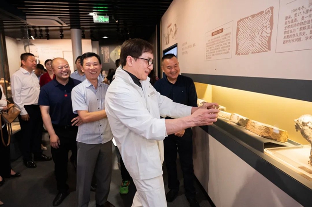 国际巨星成龙丨“五一”空降酒城泸州(图11) 11.jpg