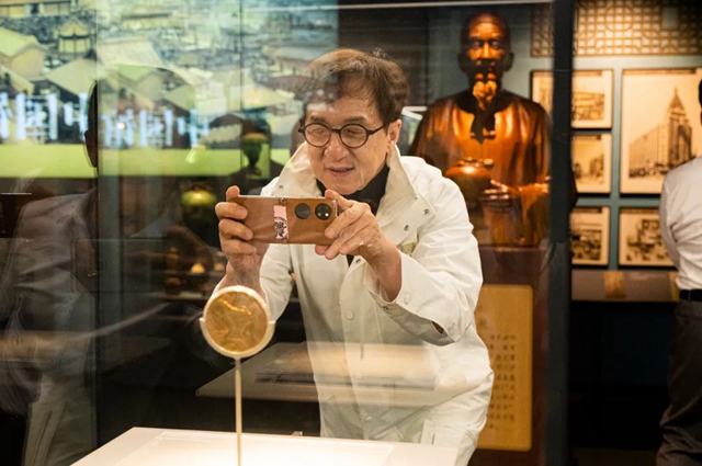 国际巨星成龙丨“五一”空降酒城泸州(图12) 12.jpg