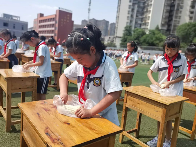 哇!这些孩子可说是“十八般武艺样样精通”(图22) 23.jpg