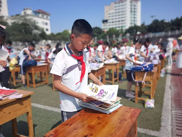 哇!这些孩子可说是“十八般武艺样样精通”(图30) 31.jpg