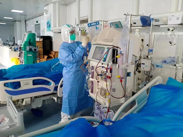 泸州有位医生“武松”，十年来一直在重症监护室“打虎”