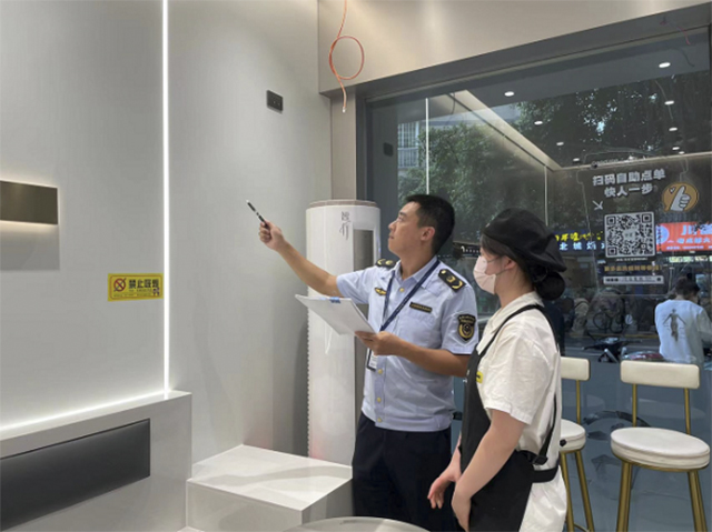 未向顾客提示这件事！隆昌两家餐饮店被理麻——