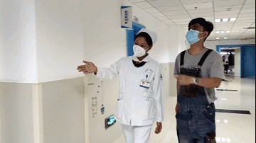 啥子阵仗？挂一个号竟有4个医生等我...