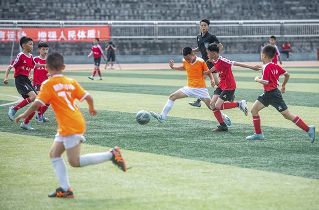 校园绿茵场 “足”够精彩——这些学校来领奖了!(图1) 1.jpg