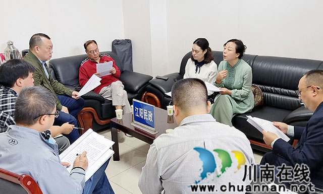 在江阳区民政局调研.jpg