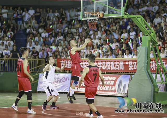 3000人嗨爆全场!古蔺“县BA”男子决赛!(图7) 14.jpg