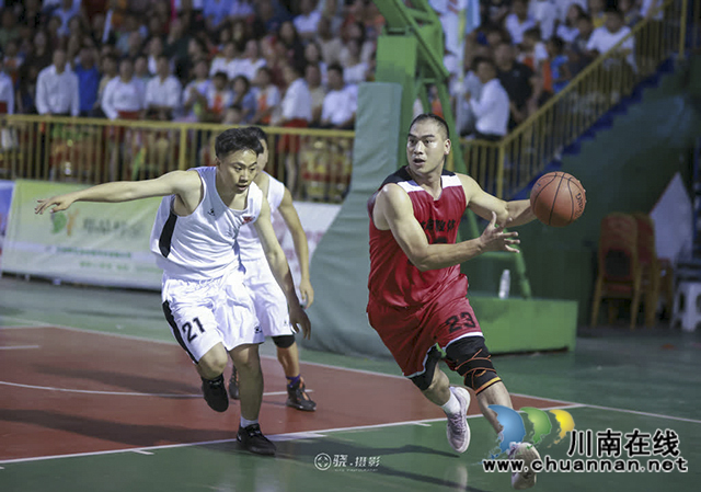 3000人嗨爆全场!古蔺“县BA”男子决赛!(图15) 24.jpg