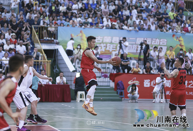 3000人嗨爆全场!古蔺“县BA”男子决赛!(图20) 30.jpg