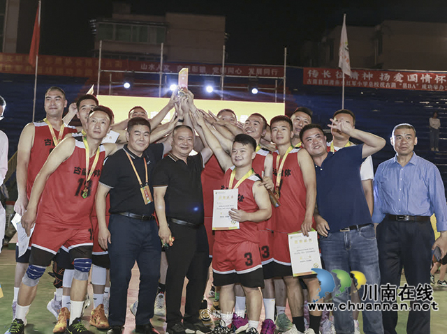 3000人嗨爆全场!古蔺“县BA”男子决赛!(图35) 57.jpg