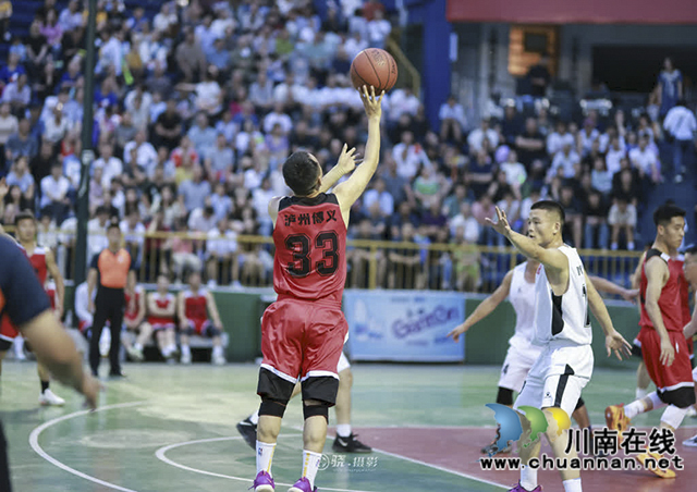 3000人嗨爆全场!古蔺“县BA”男子决赛!(图23) 35.jpg