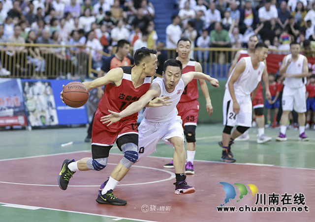 3000人嗨爆全场!古蔺“县BA”男子决赛!(图24) 37.jpg