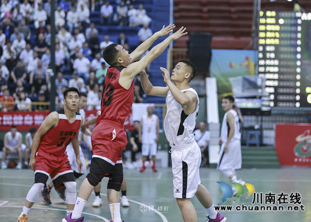 3000人嗨爆全场!古蔺“县BA”男子决赛!(图25) 39.jpg