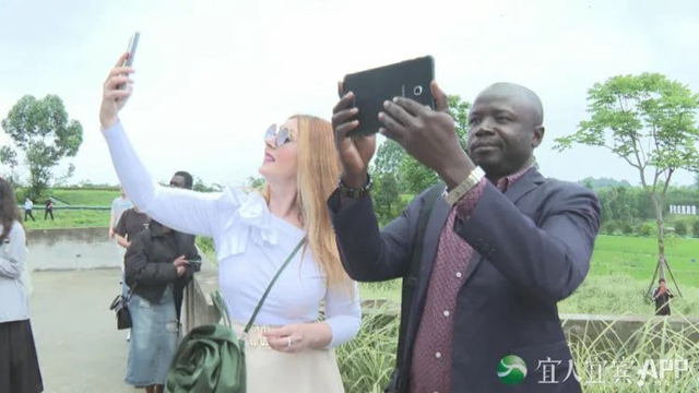 组团来宜!来看看26国记者眼中的宜宾→(图5) 5.jpg