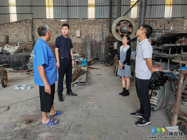 泸县百和镇开展节前安全综合大检查(图2) f377fd007f556d5a0786bf9df068924.jpg