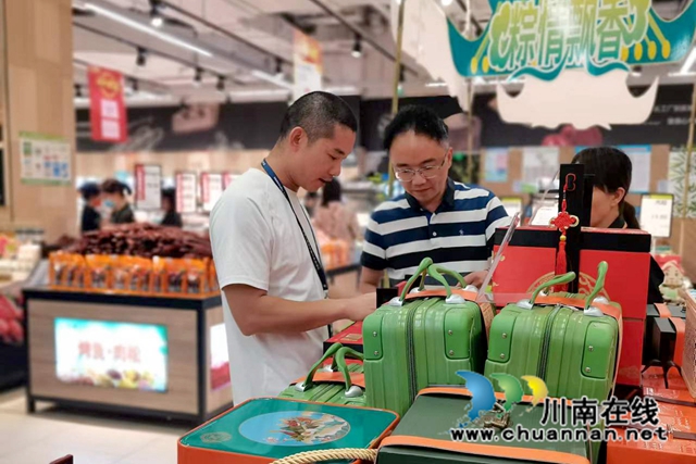 龙马潭区市场监管局:强化监管,守牢端午食品安全防线(图3) fc947d018940368edf931cf9f6733f9.jpg