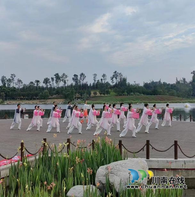 体育健身大联动,太极气功展英姿|泸县老体协太极气功分会开展健身大联动活动(图8) 太极8.jpg