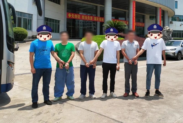 合江警方破获一起非法经营水果味电子烟案件(图14) 14.jpg