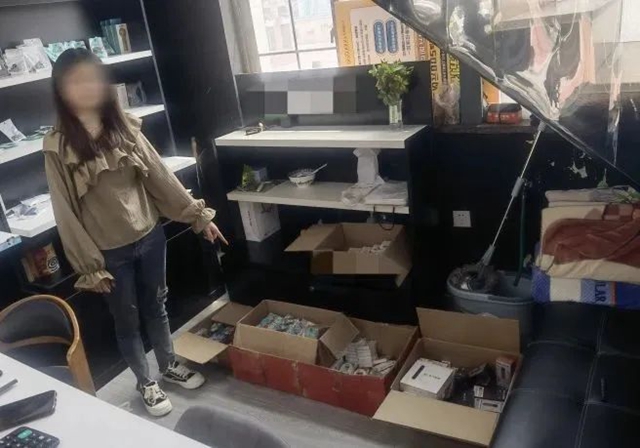 合江警方破获一起非法经营水果味电子烟案件(图8) 8.jpg