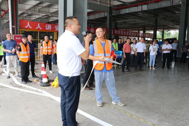 筑牢安全防线 强化安全意识 | 泸州市口岸物流安全应急处置实战演练顺利举行(图3) 3.jpg