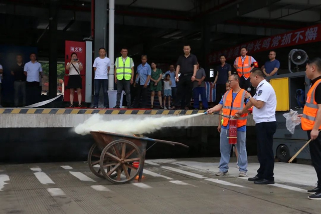 筑牢安全防线 强化安全意识 | 泸州市口岸物流安全应急处置实战演练顺利举行(图6) 6.jpg