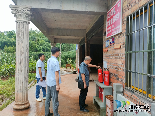 县文广旅督查向林镇重大事故隐患排查工作 (1).jpg