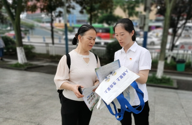 泸州公交正能量 文明酒城新风尚|5-6月感动回顾(图2) 2.jpg