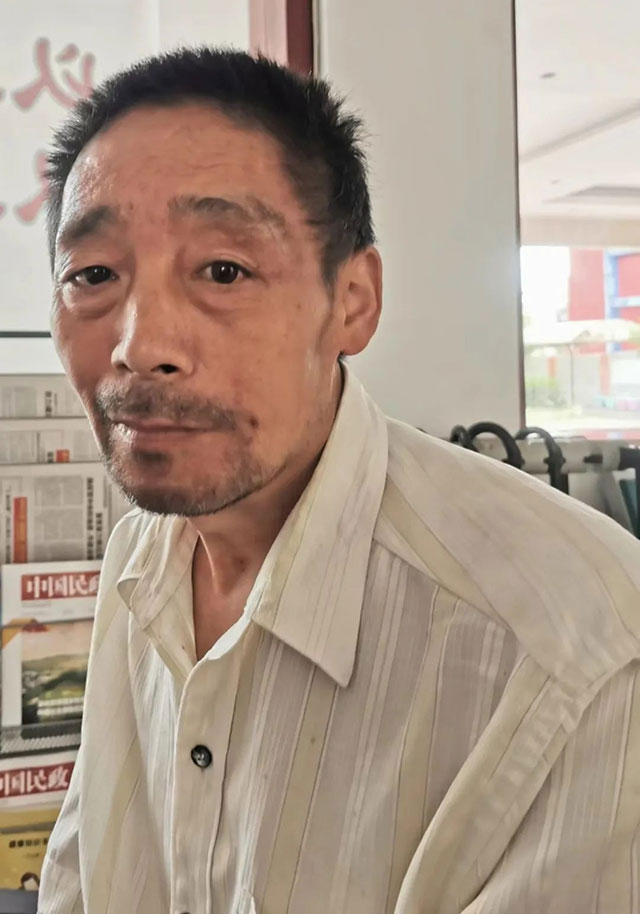 【寻亲专栏】扩散！在内江市中区和平街发现一名流浪男子